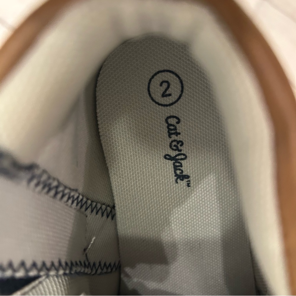 Cat & Jack sneakers size 2 boys - Picture 7 of 9